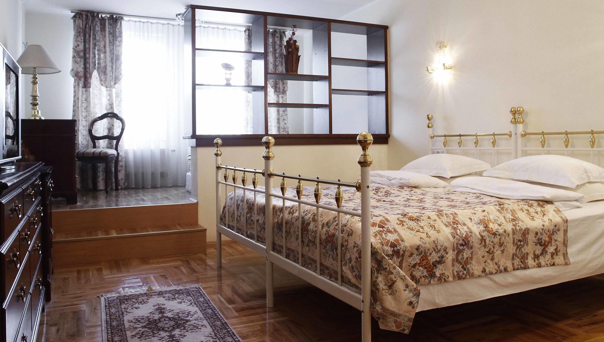 Hotel Octagon Сараево Экстерьер фото