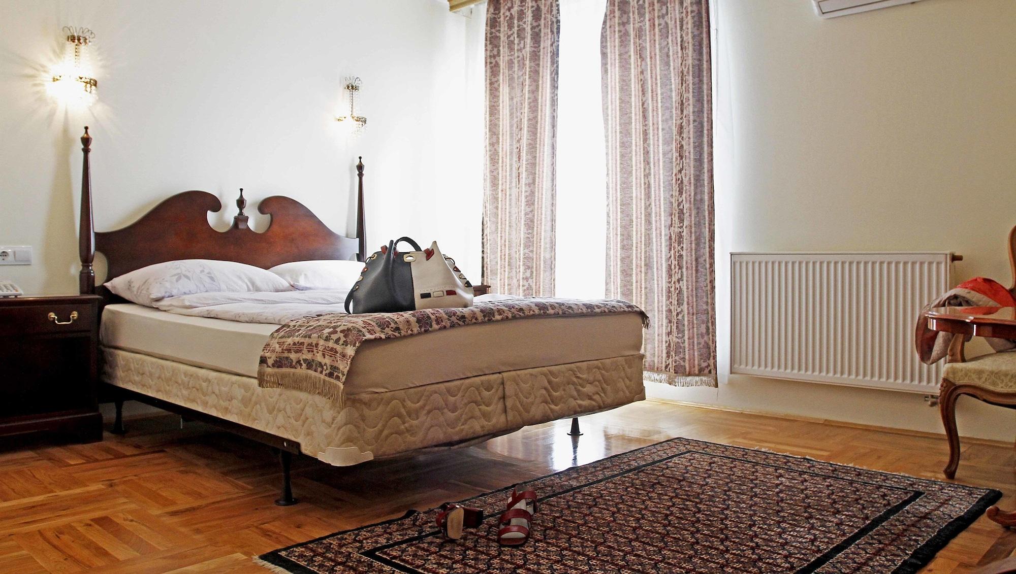 Hotel Octagon Сараево Экстерьер фото