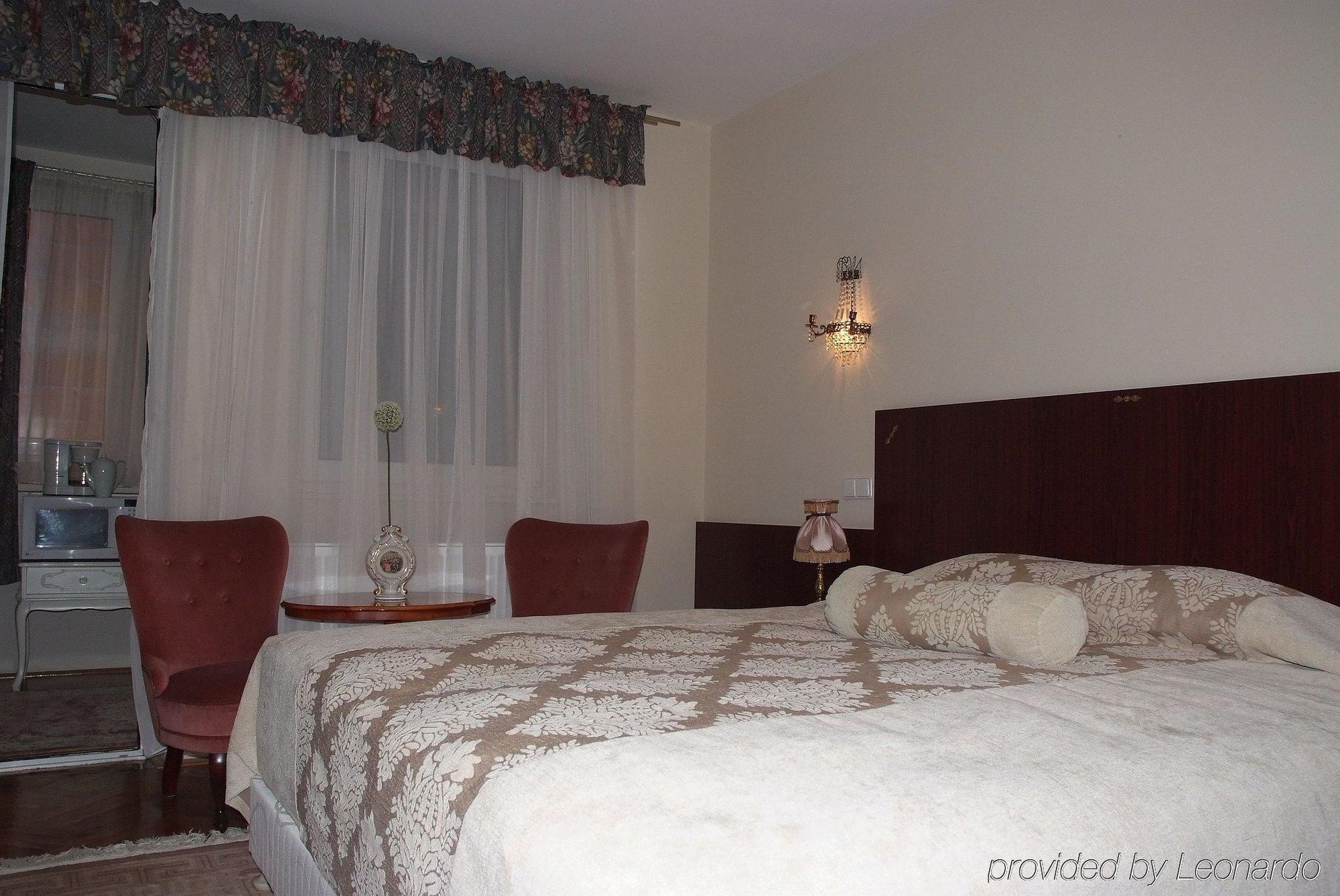 Hotel Octagon Сараево Экстерьер фото