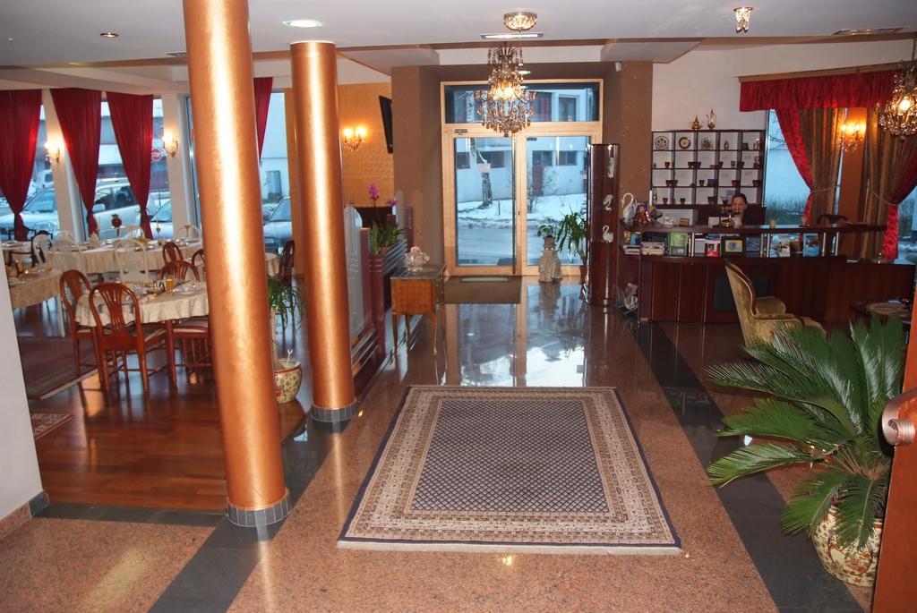 Hotel Octagon Сараево Экстерьер фото