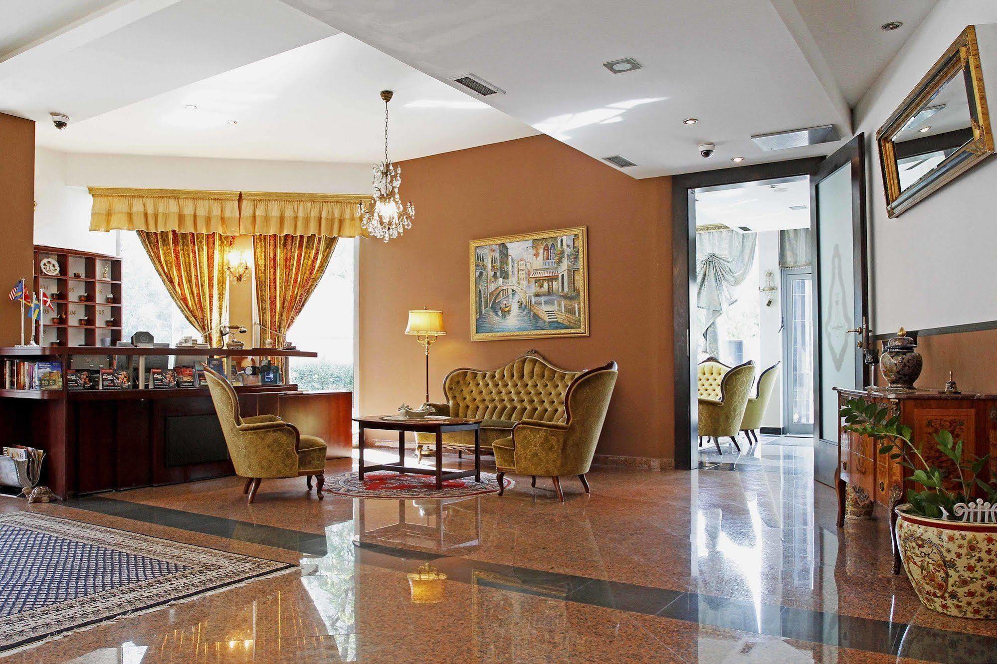 Hotel Octagon Сараево Экстерьер фото