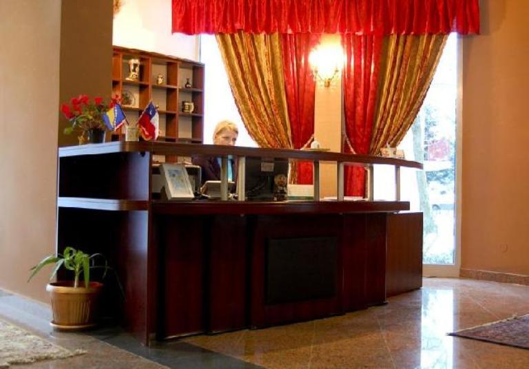 Hotel Octagon Сараево Интерьер фото
